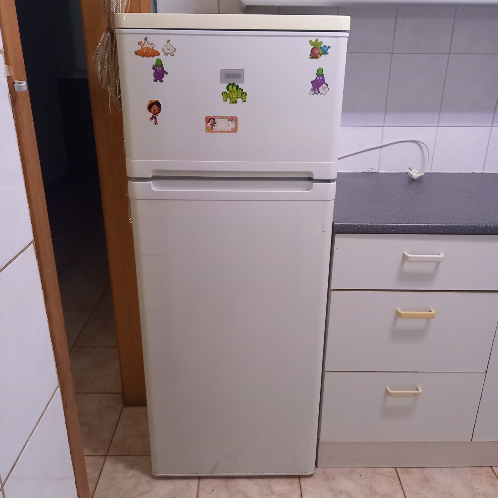 Frigo met diepvriesvak merk zanussi, Elektronische apparatuur, Koelkasten en IJskasten, Ophalen