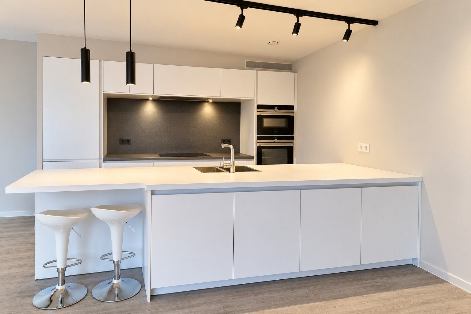 Luxe keuken met kookeiland, 5 jaar oud, direct af te halen, Enlèvement, Avec îlot