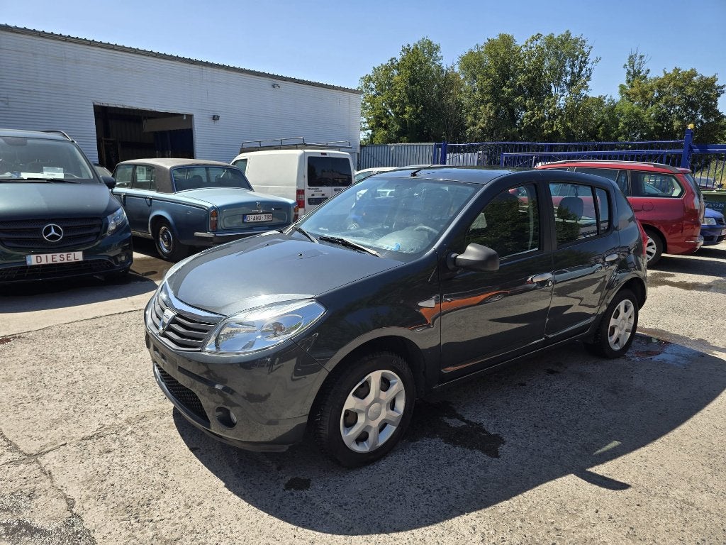 Dacia sandero 1200cc PRET A IMMAT 153000km 1prop GARANTIE, Autos, Argent ou Gris, Entreprise, Boîte manuelle, Noir