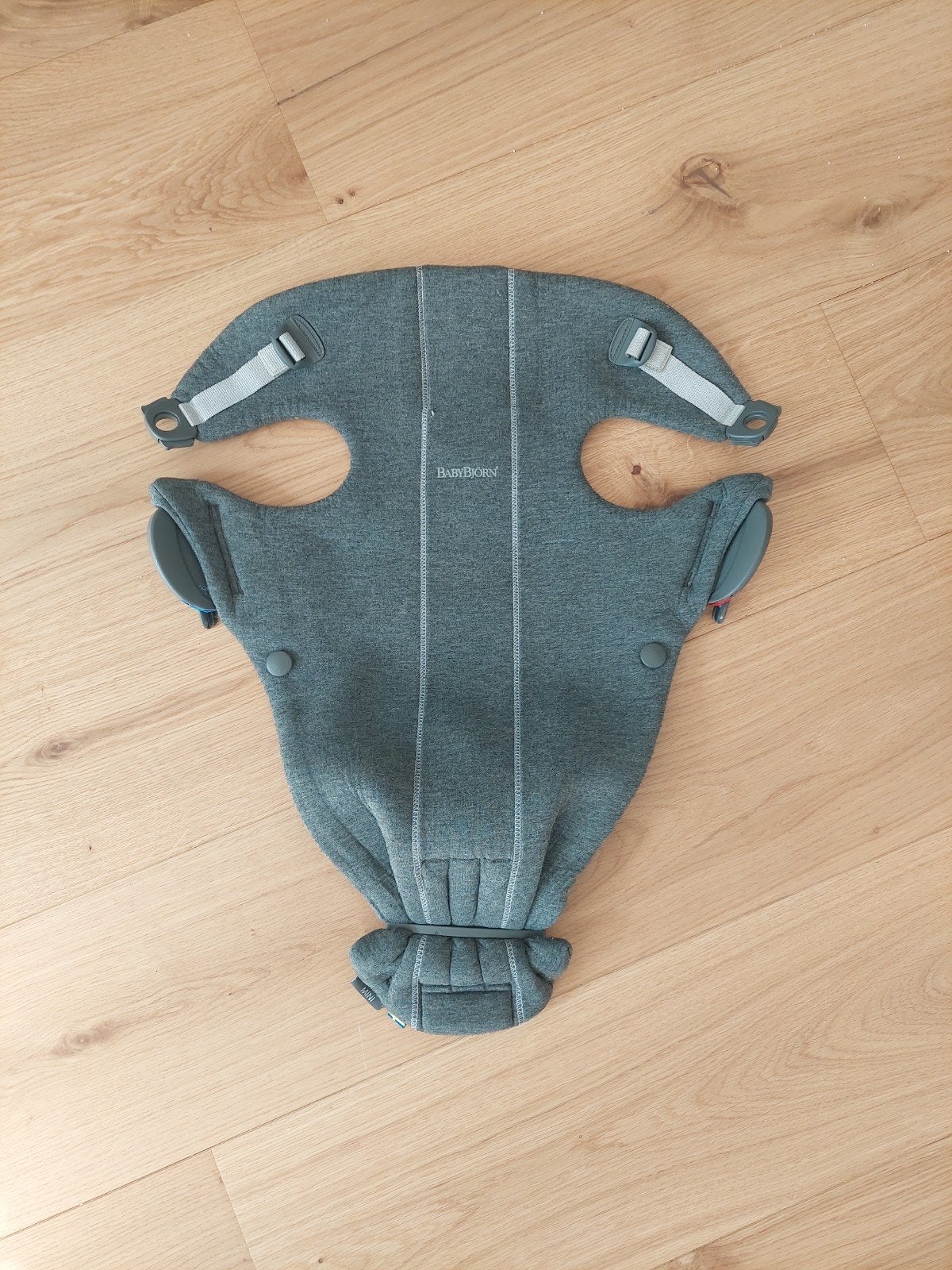 Porte-bébé Babybjorn Mini gris, Kinderen en Baby's, Babydragers en Draagdoeken, Gebruikt, Ophalen of Verzenden, Buik, Baby Björn