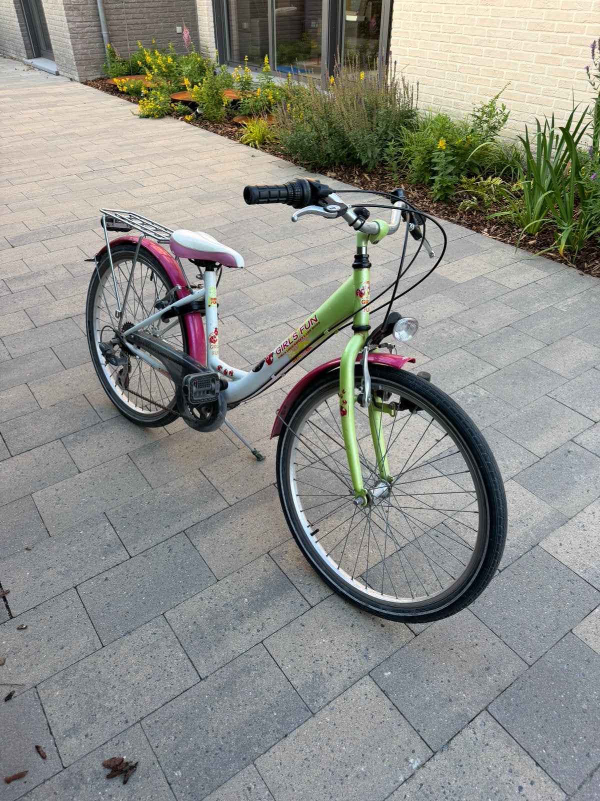 24 inch meisjesfiets merk Bikefun, Fietsen en Brommers, Ophalen, Velgrem, Handrem, Gebruikt