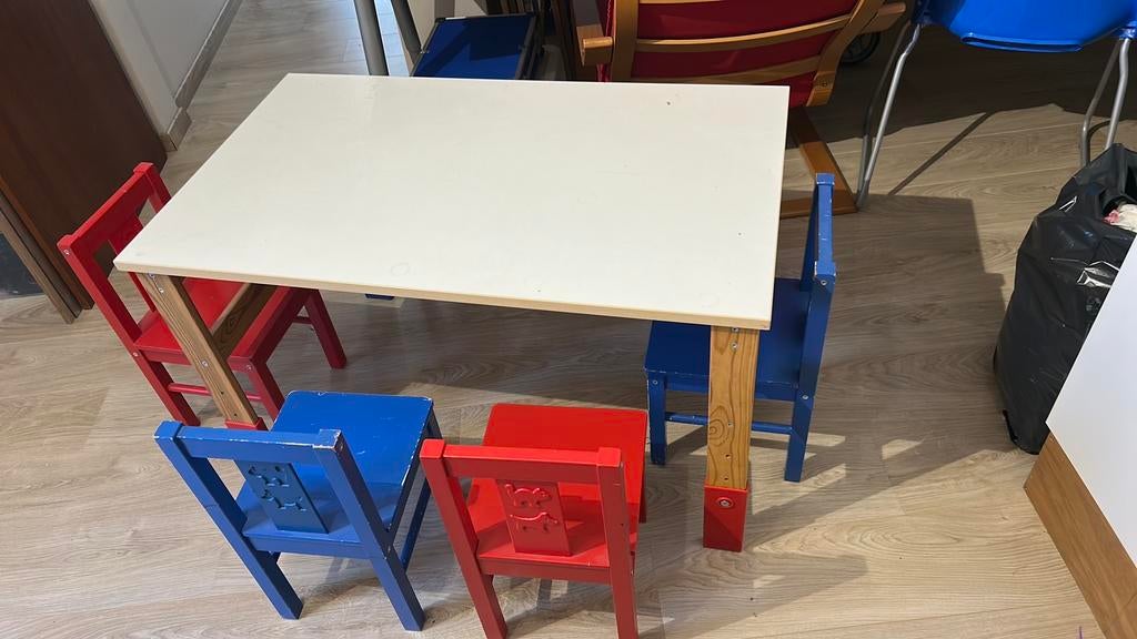 Tafel met stoeltjes kleuter ikea kritter, Kinderen en Baby's, Kinderkamer | Tafels en Stoelen, Ophalen, Gebruikt, Tafel(s) en Stoel(en)