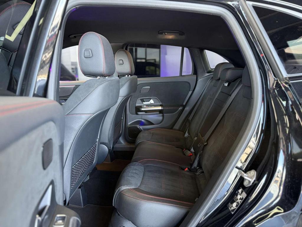 Mercedes-Benz GLA 250 GLA 250 4-Matic // AMG Line // Burmest, Auto's, Automaat, Gebruikt, 4 cilinders, Zwart