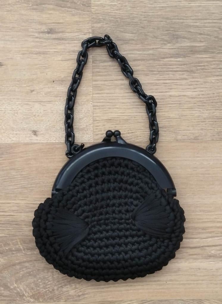 Damesavondtasje in gevlochten stof en plastic, Handtassen en Accessoires, Tassen | Damestassen, Ophalen of Verzenden, Gebruikt