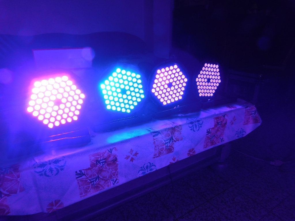 4 projecteurs led rgbw de 180w piece 60x3w neuf en boite, Enlèvement ou Envoi, Neuf