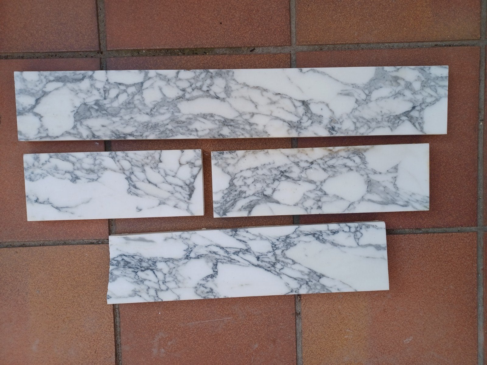 4 stukken (plinten) marmer (wit/grijs), Bricolage & Construction, Plinthes & Finitions, Enlèvement