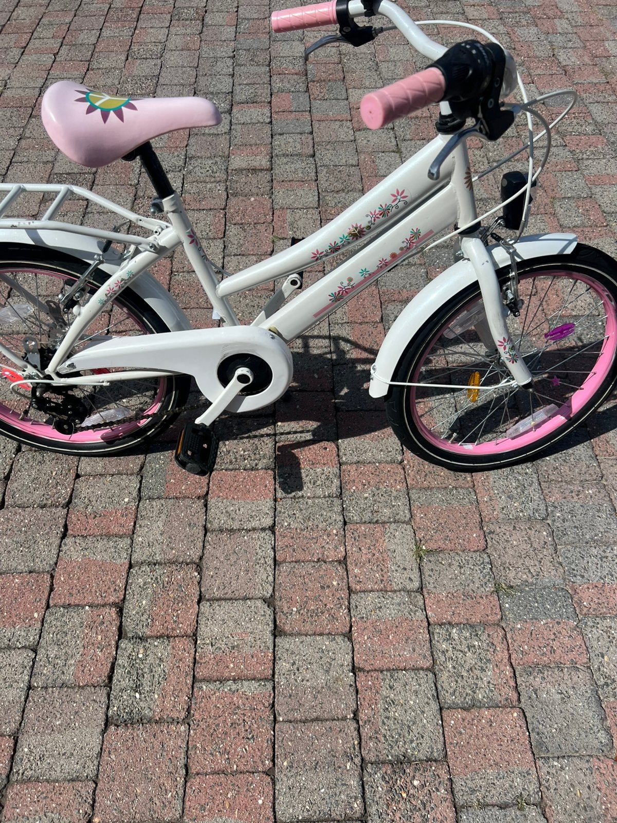 Kinderfiets 20 inch en frozen 16 inch, Ophalen, Zo goed als nieuw, 20 inch