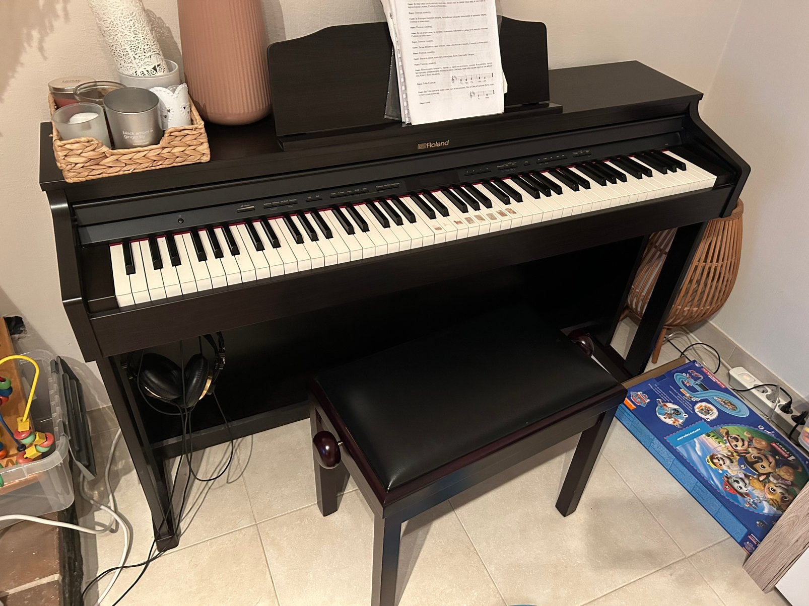 Piano électrique Roland HP601 + siège + casque, Musique & Instruments, Enlèvement, Utilisé, Piano, Digital