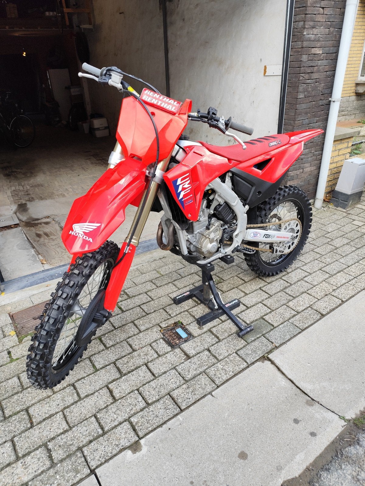 Honda crf 250 2025, Fietsen en Brommers, Ophalen, Zo goed als nieuw, 5 versnellingen, 250 cc