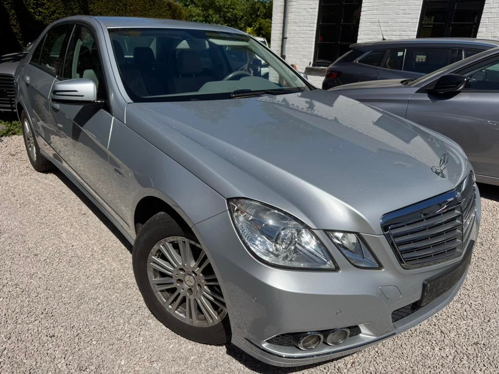 Mercedes E250 benzine - Xenon*AUTOMAAT*ZEER PROPER*GARANTIE!, Auto's, Stof, Beige, Bedrijf, Navigatiesysteem