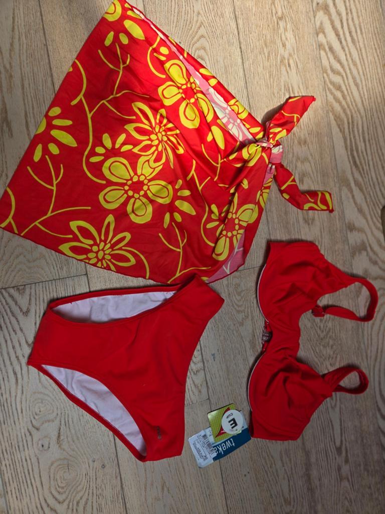 Bikini Tweka 3 pièces nouveau !, Vêtements | Femmes, Vêtements de Bain & Maillots de Bain, Enlèvement ou Envoi, Bikini