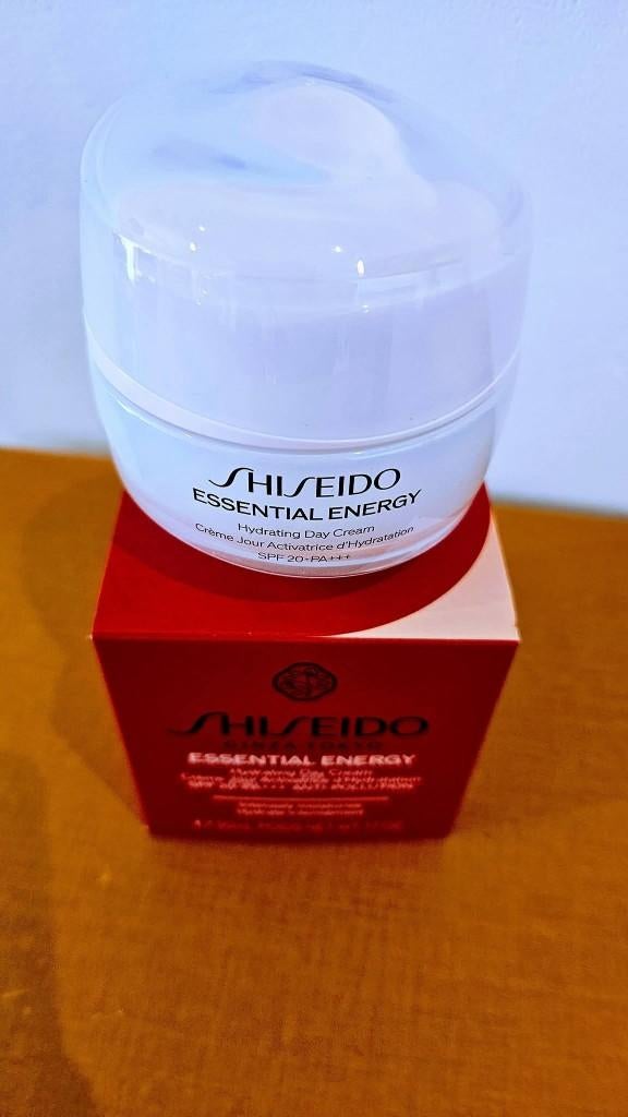 SHISEIDO ssential Energie Hydrating Day Cream SPf20 (Nieuw), Ophalen of Verzenden, Nieuw, Gehele gezicht, Verzorging