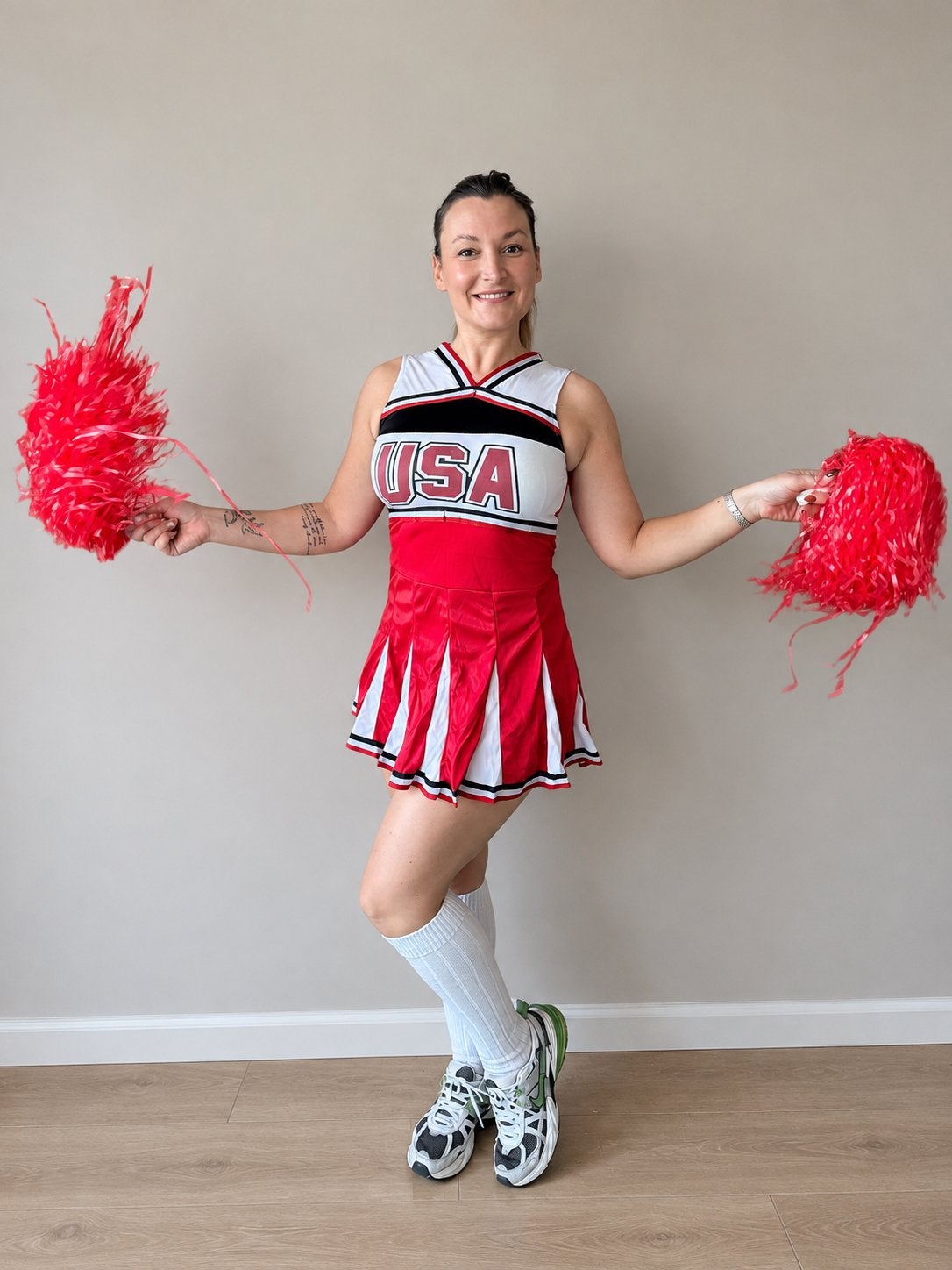 Rood-witte cheerleaderjurkjes met pompons, Kleding | Dames, Ophalen of Verzenden, Zo goed als nieuw, Maat 36 (S)