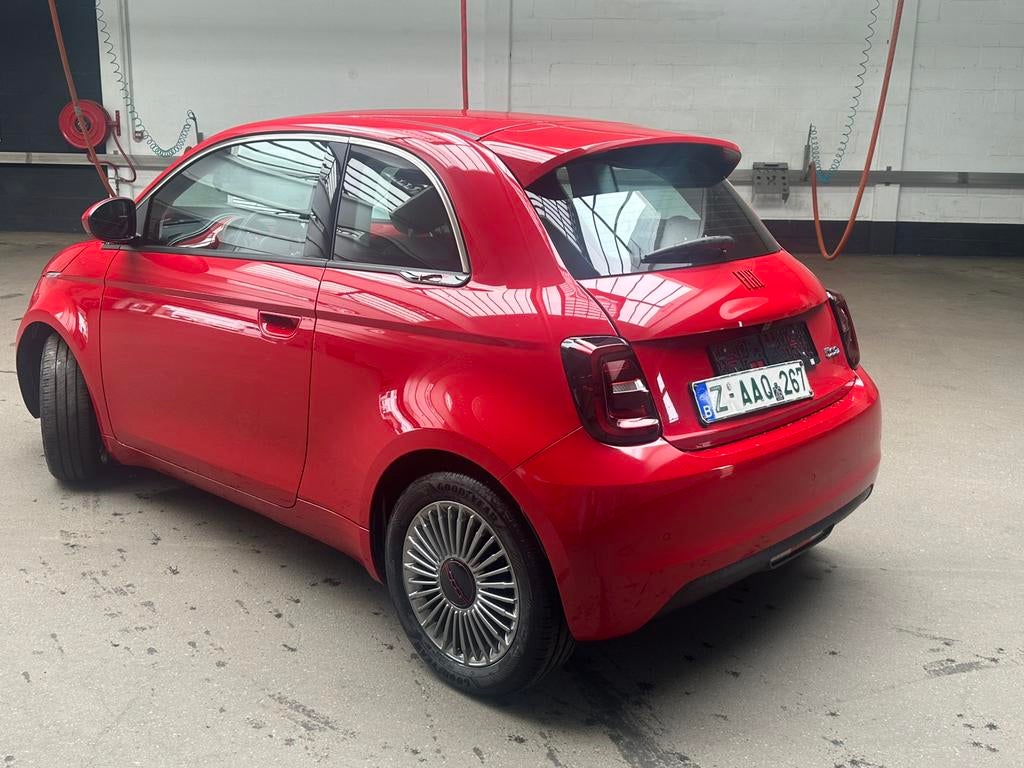 Fiat 500 e met maar587 km, Auto's, Fiat, Voorwielaandrijving, 75 kW, Stof, Parkeersensor