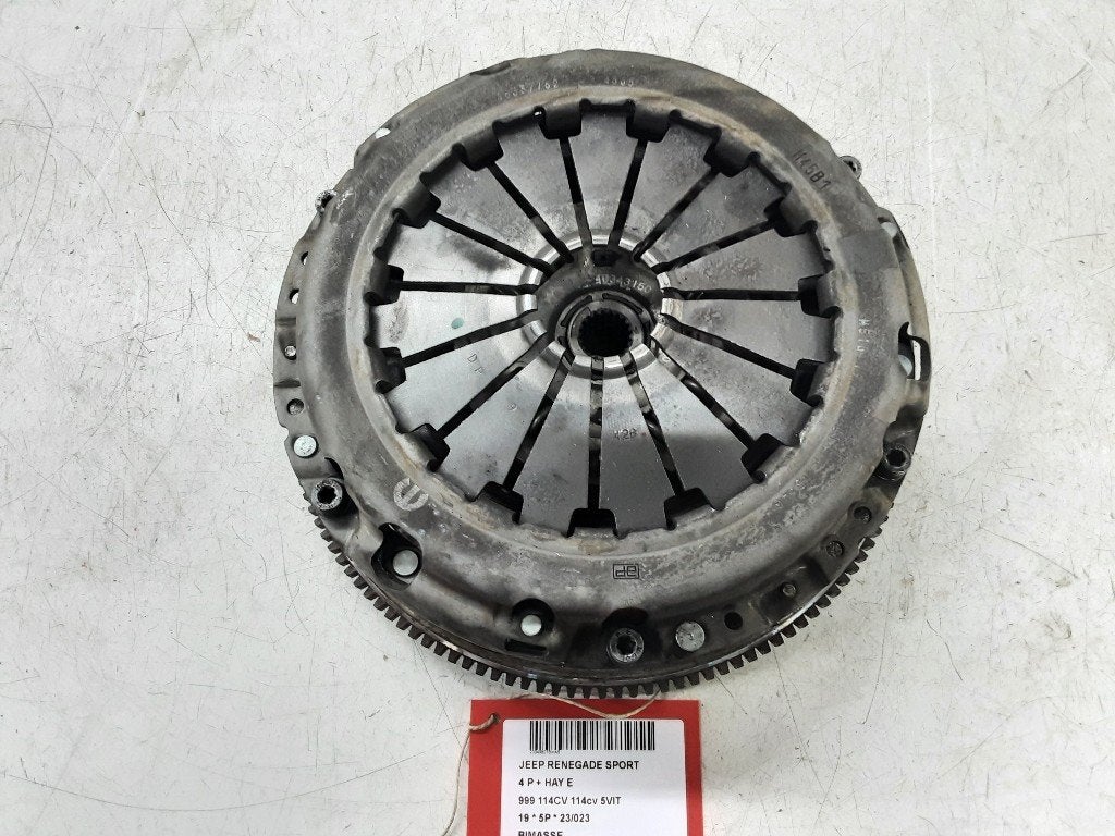 VOLANT MOTEUR BI-MASSE Jeep Renegade (BU) (01-2014/12-2018), Jeep, Mevr. I. Hauben, Utilisé, Rue de l'Espoir 34 34
4030  GRIVEGNÉE, BE