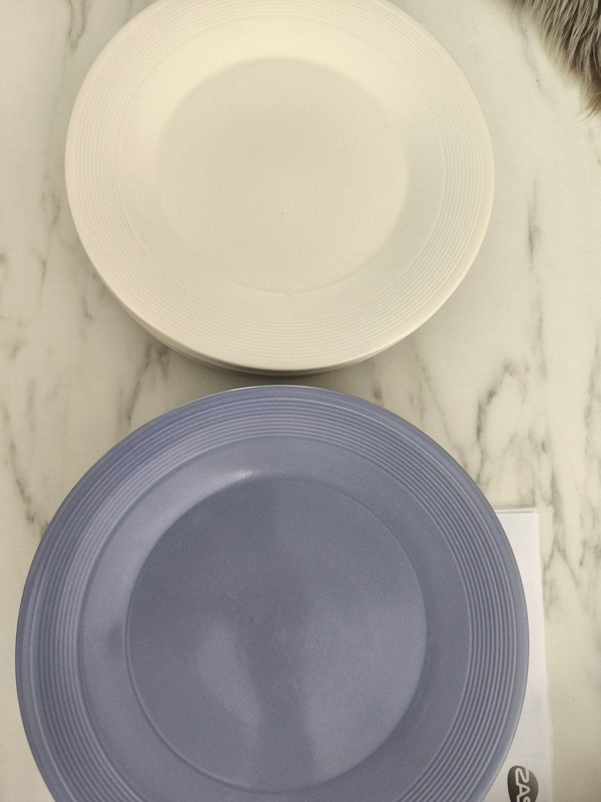 10 borden, Enlèvement, Assiettes(s)
