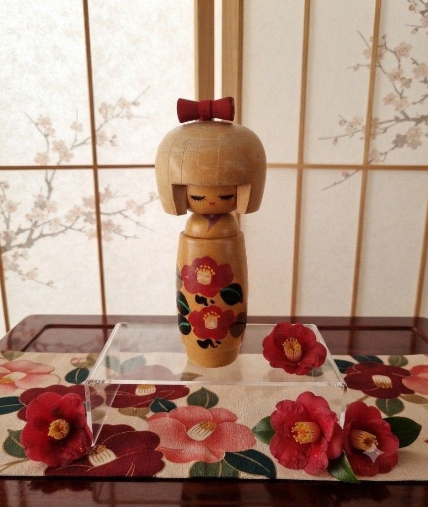 Vintage kokeshi van Takeshi Sato, Antiek en Kunst, Kunst | Niet-Westerse kunst, Hout, Handgemaakt, Verzenden, 18 cm
