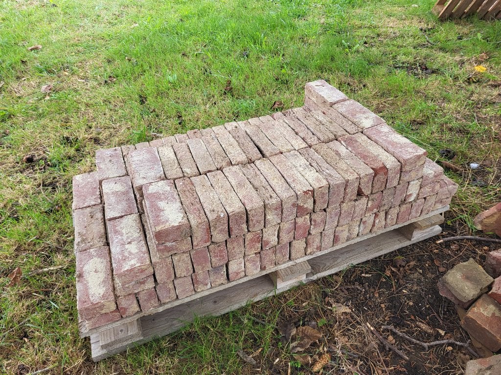 Bakstenen., Ophalen, Zo goed als nieuw, Bakstenen
