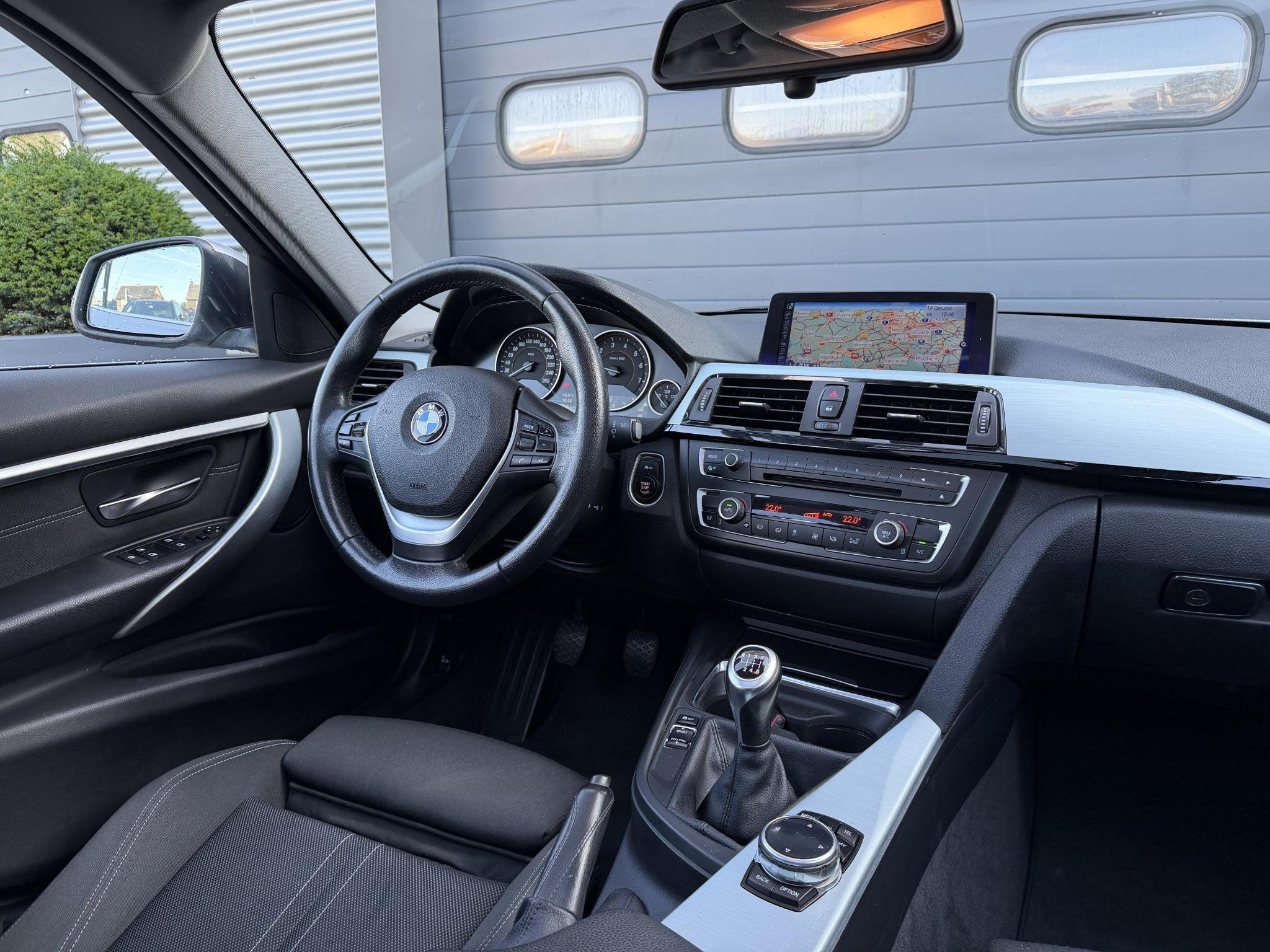 BMW 3 Serie Touring 320i High Executive, Autos, Cuir, Argent ou Gris, Achat, Entreprise