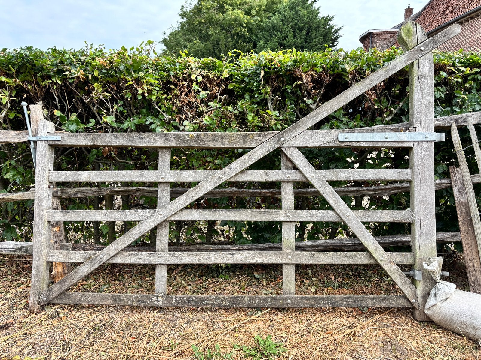 Porte de prairie en bois dur, Pâturage