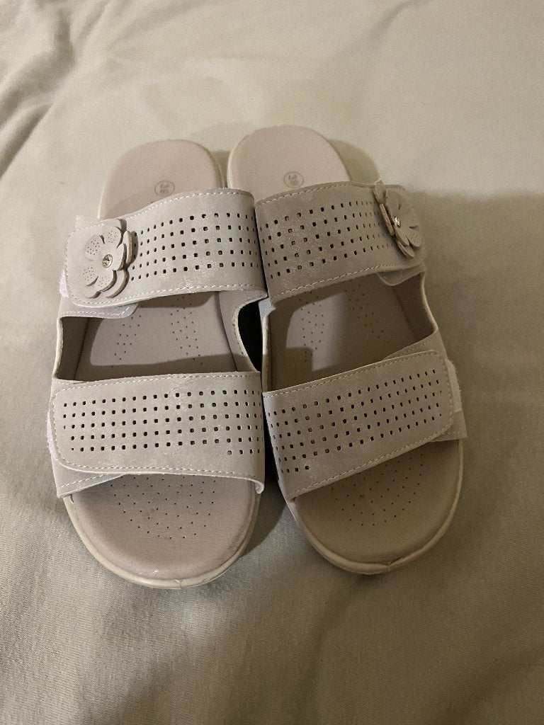 Dames slippers nog nieuw maat39, Ophalen, Slippers