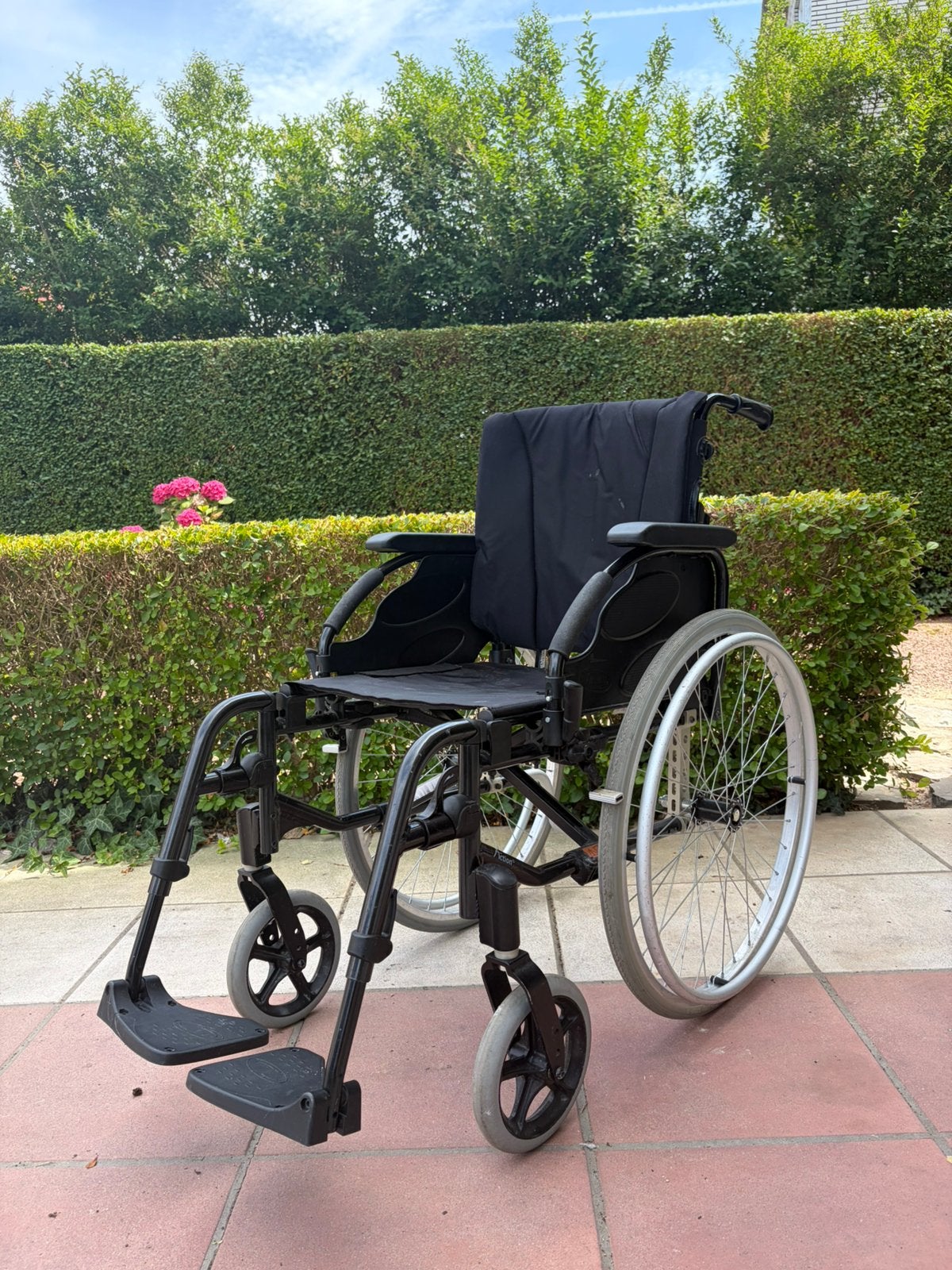 Chaise roulante pliable Invacare Action 3 état neuf, Enlèvement ou Envoi, Pliant, Comme neuf, Fauteuil roulant manuel