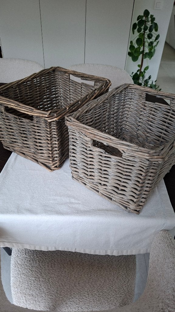 Rieten manden 42cm x 31cm x H25cm. 12€/stuk, Ophalen, Gebruikt, Gevlochten, Mand