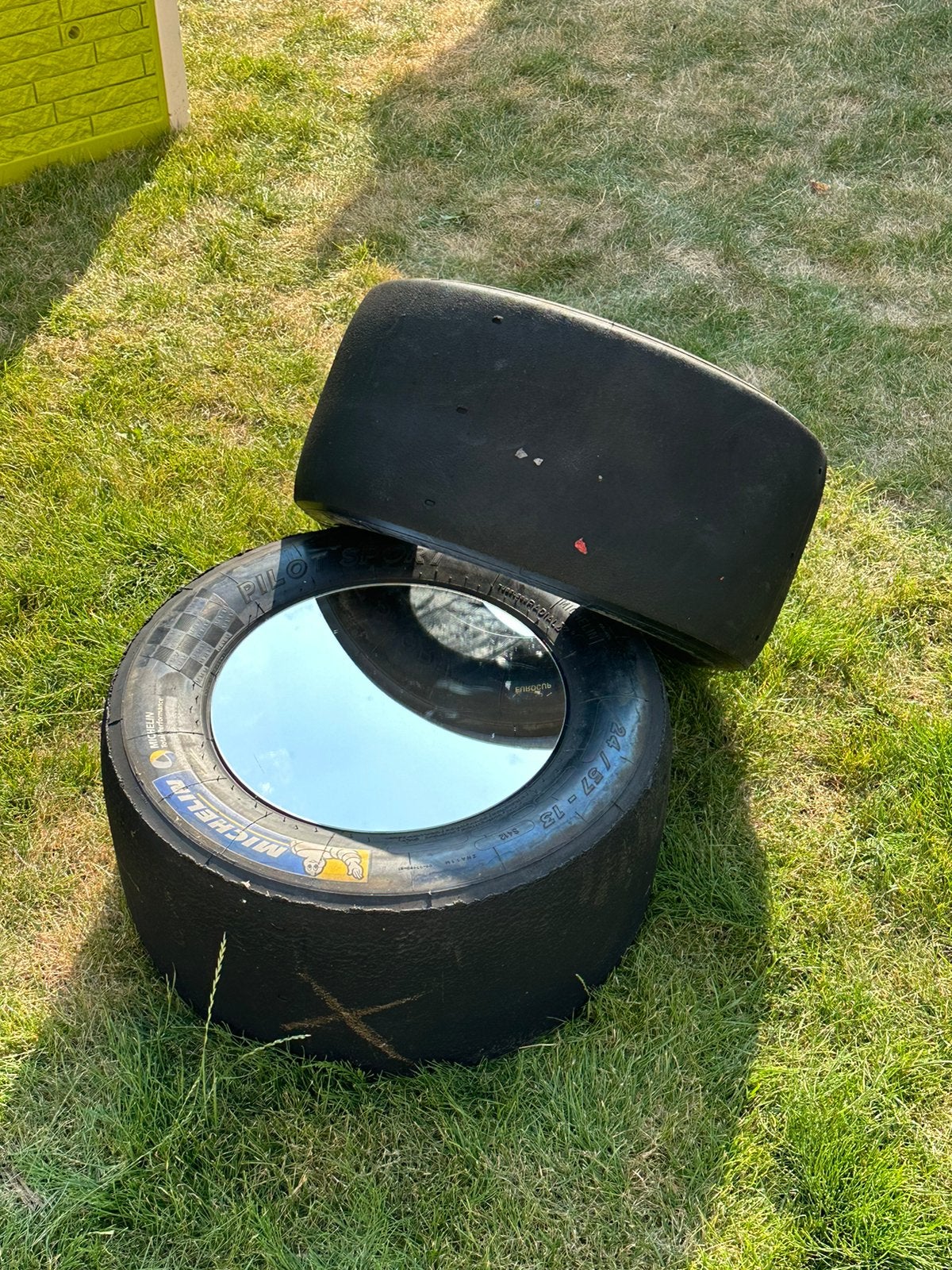 Tafel gemaakt van 18-inch MICHELIN PILOT SPORT racebanden, Collections, Marques automobiles, Motos & Formules 1, Enlèvement, Utilisé