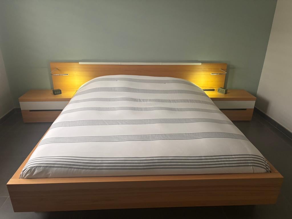 Slaapkamer compleet hülsta met lattenbodem en matrassen, Ophalen, 200 cm of meer, Met klep(pen), Zo goed als nieuw