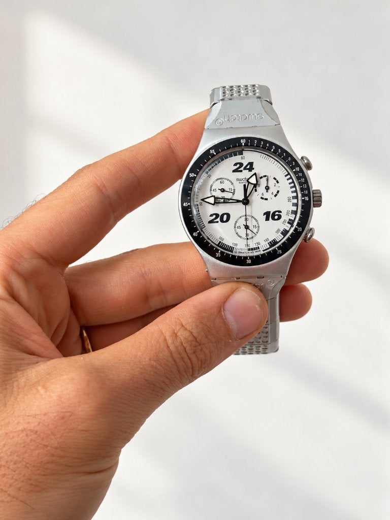 Swatch Irony Chrono "Straight Edge" YCS1006, Montre-bracelet, Swatch, Enlèvement ou Envoi, Swatch