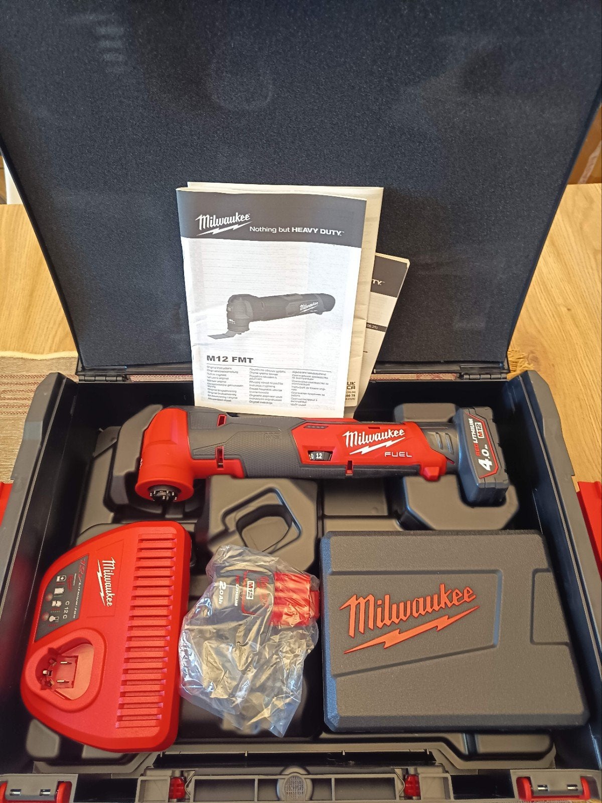 Bonjour vends multifonction Milwaukee référence M12 FMT-422X, Enlèvement, Neuf, Autres types, Vitesse variable
