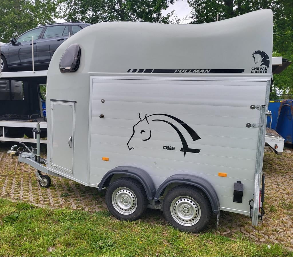 Liberte cheval one, Ophalen