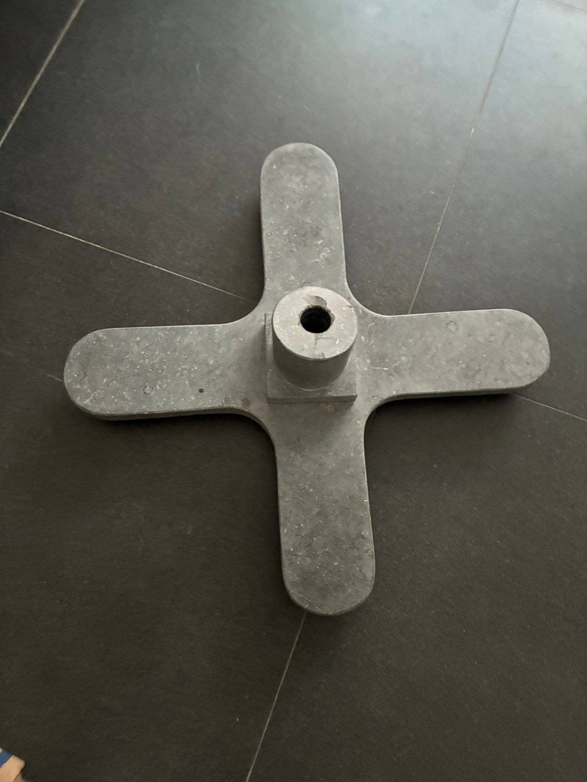 GRATIS Betonnen sokkel, Ophalen