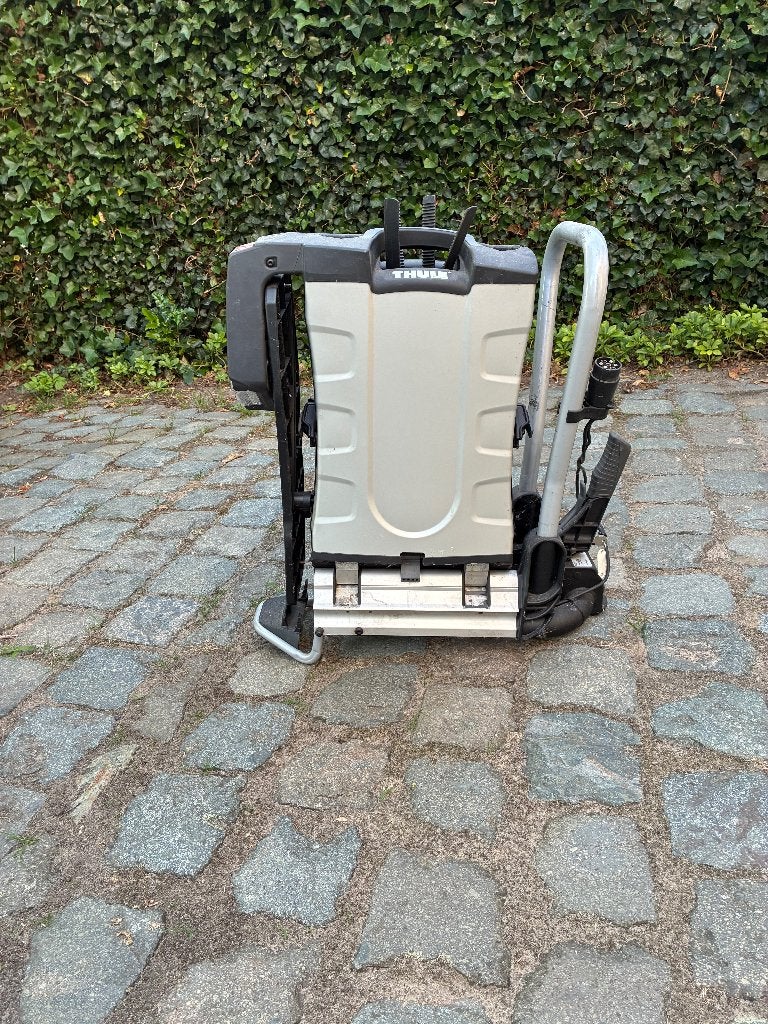 Thule Fietsdrager Easyfold + oprijgoot, Auto diversen, Fietsendragers, Zo goed als nieuw, Trekhaakdrager, 2 fietsen, Elektrische fiets