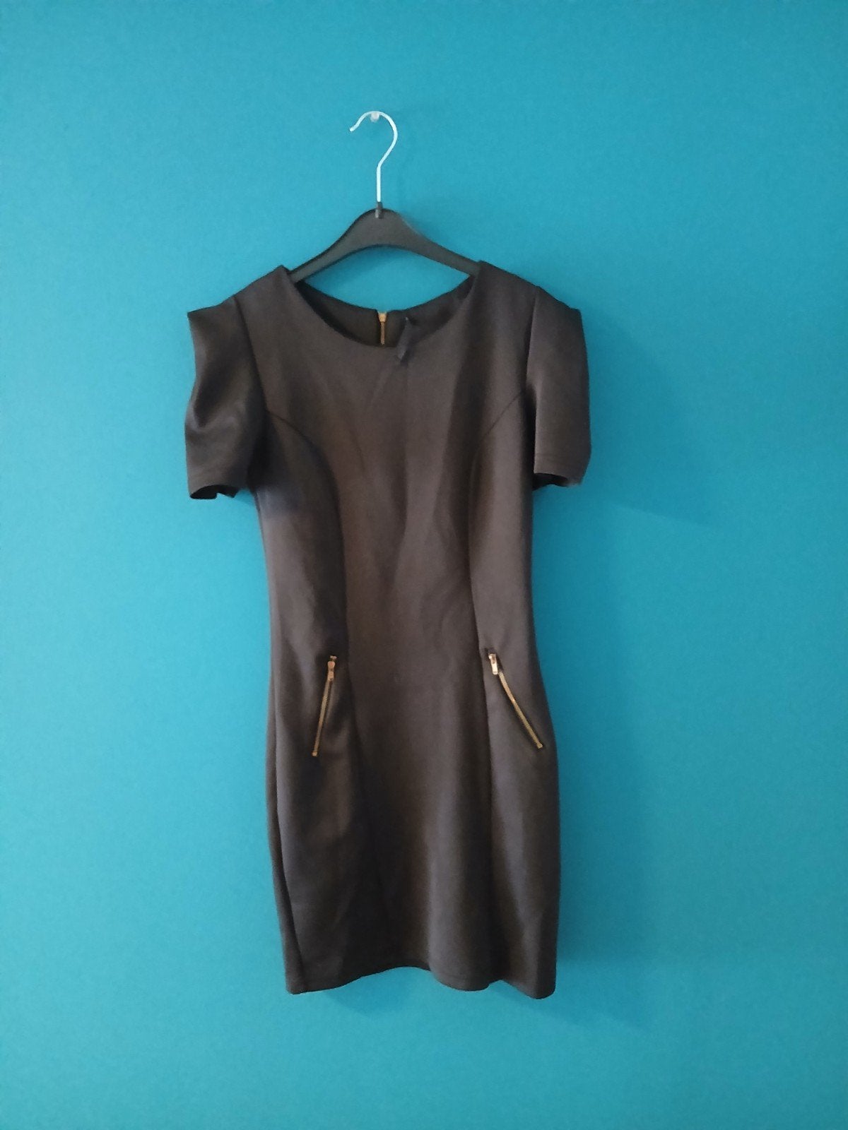 Robe avec fausse poche, Vêtements | Femmes, Robes, Enlèvement, Porté, Mim, Noir