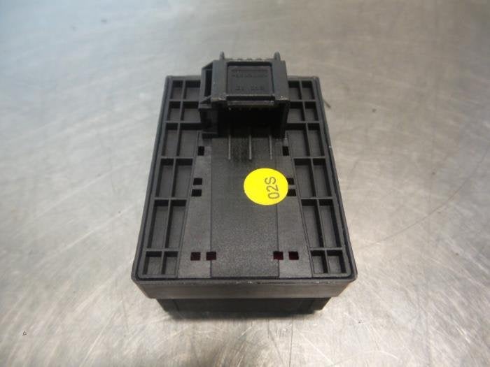 Commutateur vitre électrique d'un Audi A8 (A8 10-), -, 3 mois de garantie, Utilisé, -