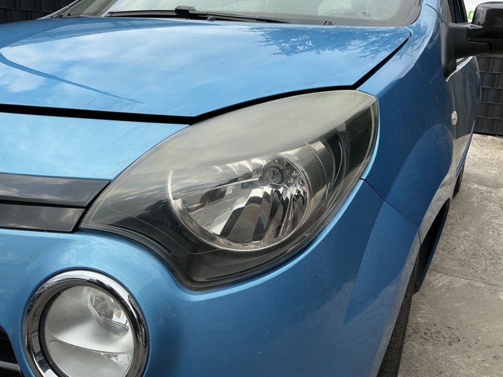 KOPLAMP LINKS Renault Twingo II (CN) (01-2007/09-2014), Gebruikt, Renault, Peter-Huppertz-Straße 5
51063  Köln, DE, Dialog.deutschland@renault.de