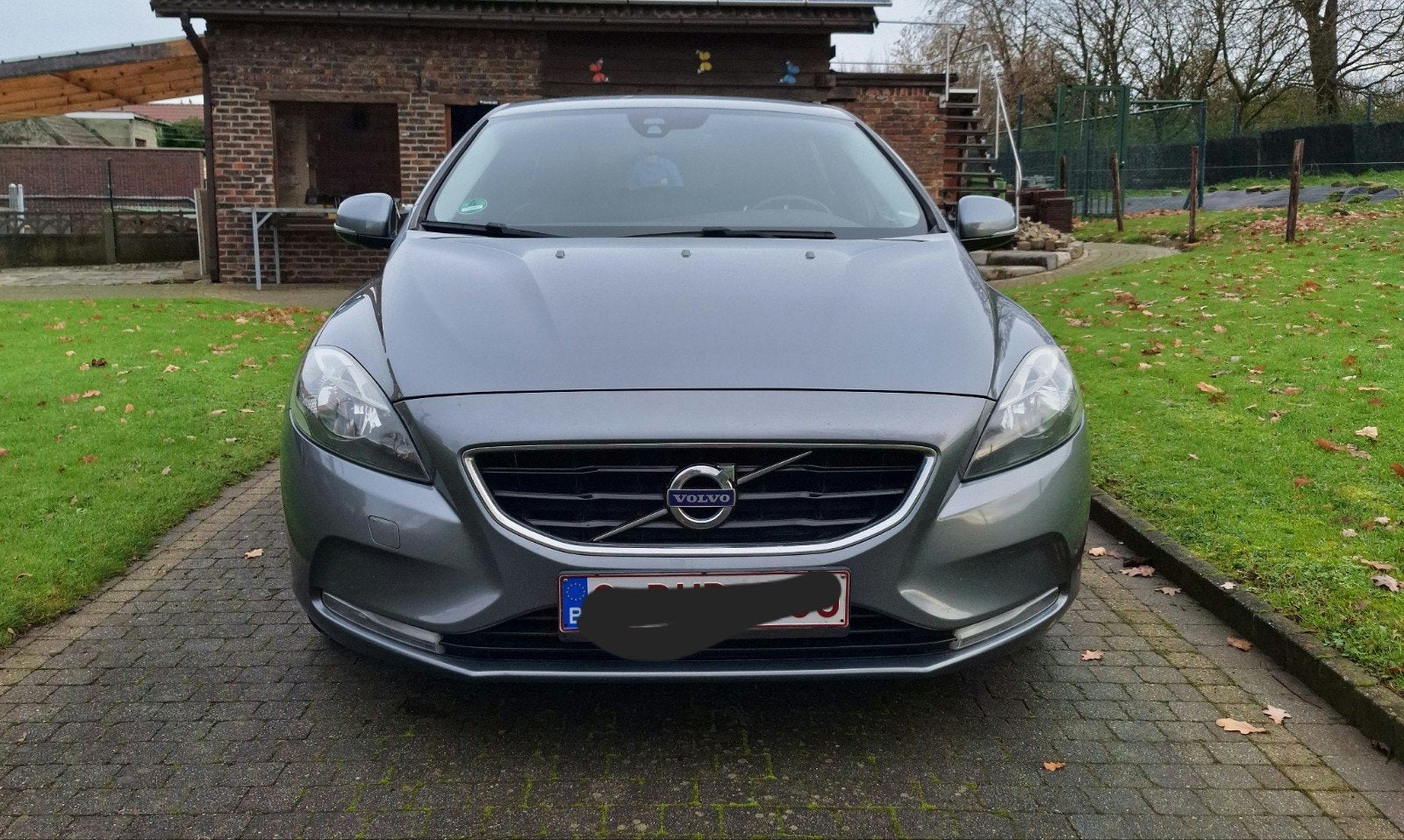 Volvo V40 1.6TD avec attelage, Autos, Achat, Attache-remorque, Noir, 5 portes