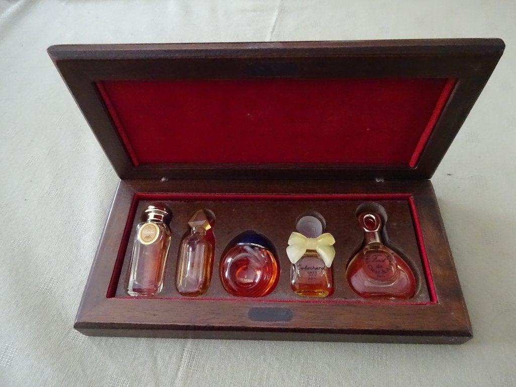 parfum miniaturen, Ophalen, Zo goed als nieuw, Miniatuur, Gevuld