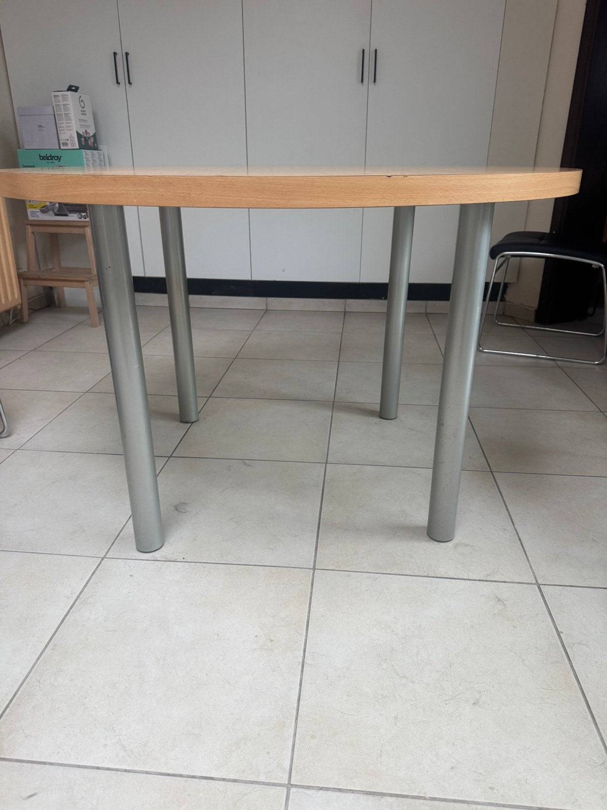 Gratis tafel 120cm, Ophalen, Gebruikt, Rond, Vijf personen of meer