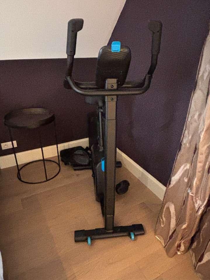 Hometrainer, Sport en Fitness, Fitnessapparatuur, Ophalen, Zo goed als nieuw, Hometrainer