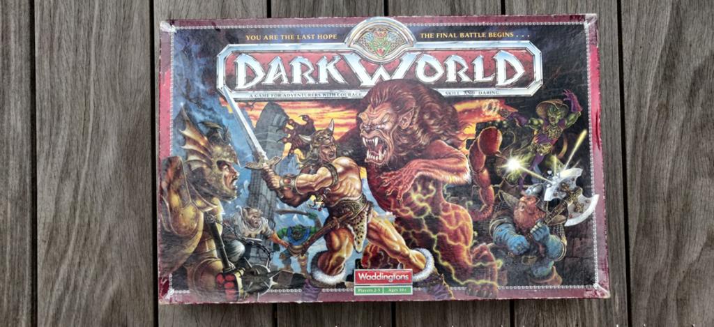 Dark World, Hobby en Vrije tijd, Gezelschapsspellen | Bordspellen, Ophalen of Verzenden