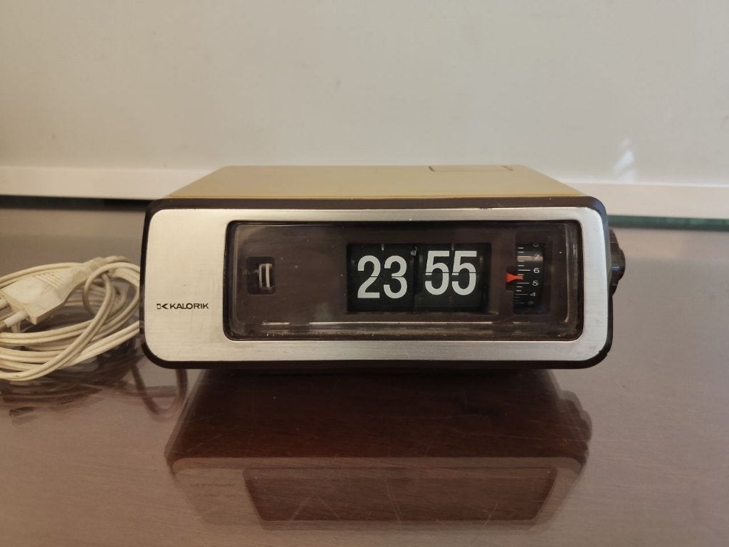 Flip Klok vintage digitaal wekkertje, Elektronische apparatuur, Ophalen of Verzenden, Gebruikt, Digitaal
