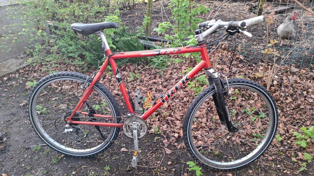 Te kapellen TREK mtb 26 inch Nieuwe banden rijklaar, Fietsen en Brommers, Fietsen | Mountainbikes en ATB, Ophalen, Gebruikt, Trek