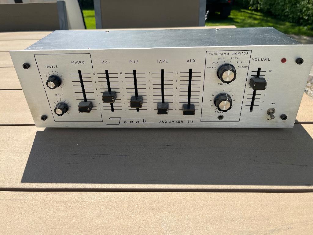 Console de mixage, Enlèvement, Utilisé, 5 à 10 canaux, Entrée micro