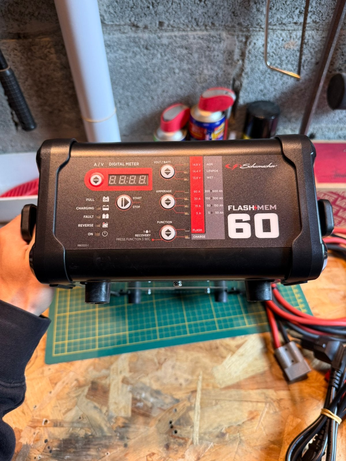 CHARGEUR DE BATTERIE FLASHMEM 60 12V 60A  SCHUMACHER, Autos : Pièces & Accessoires, Enlèvement, Neuf