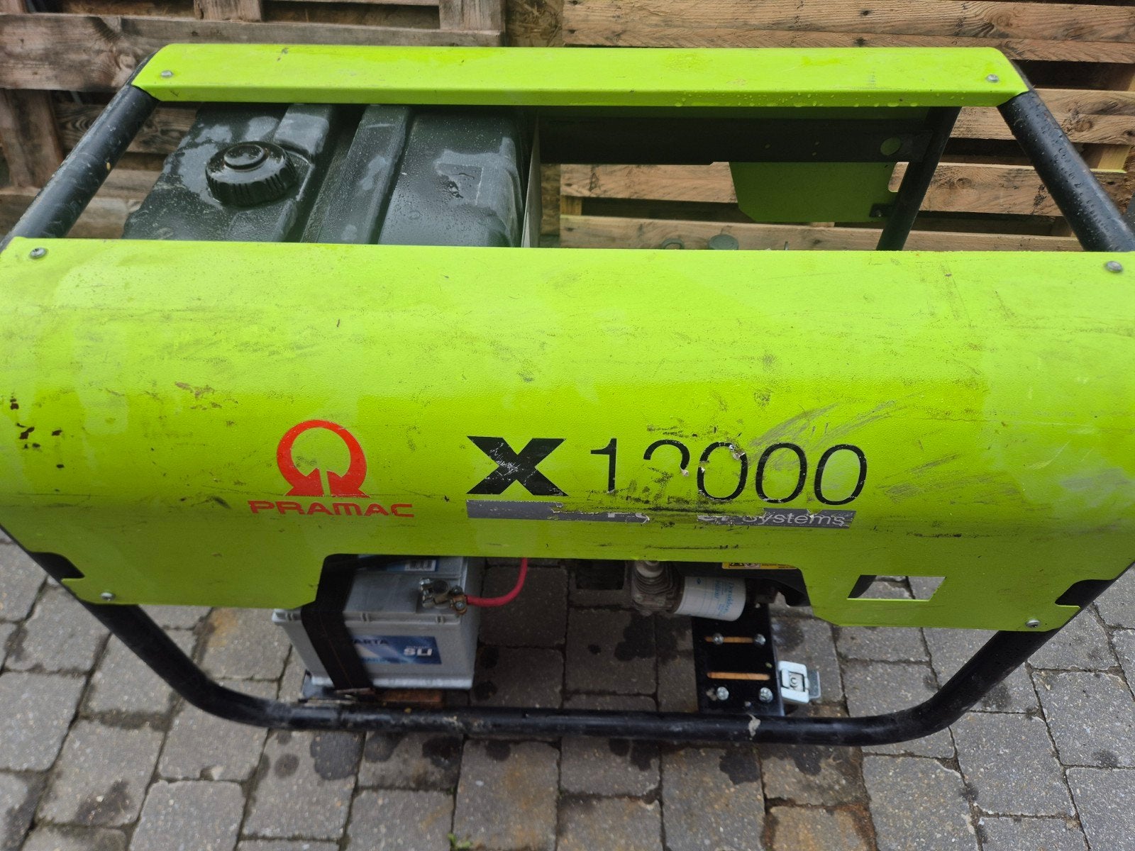 Framac12000 W , generator,  400V, 230V, 220V, benzine, Ophalen, Benzine, Zo goed als nieuw, Geluidgedempt