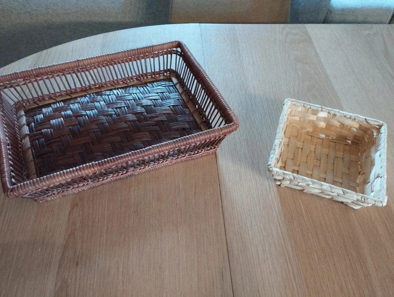Lot de 2 paniers tressés. 1 marron et 1 beige, Enlèvement