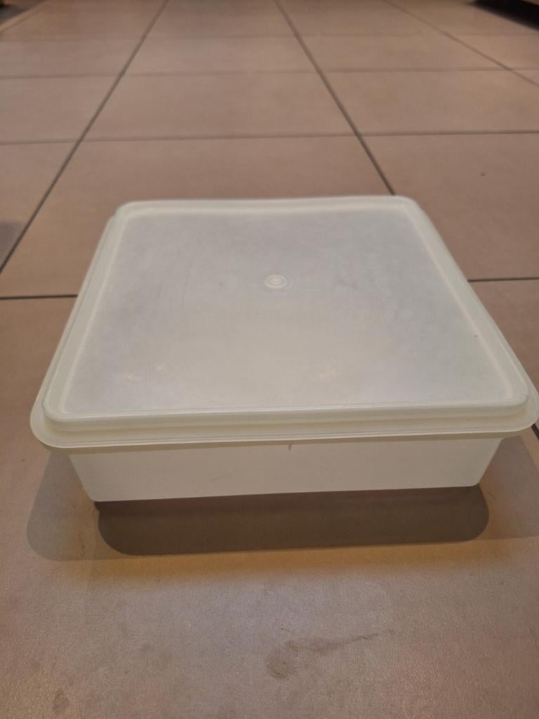 Boîte Tupperware, Enlèvement ou Envoi