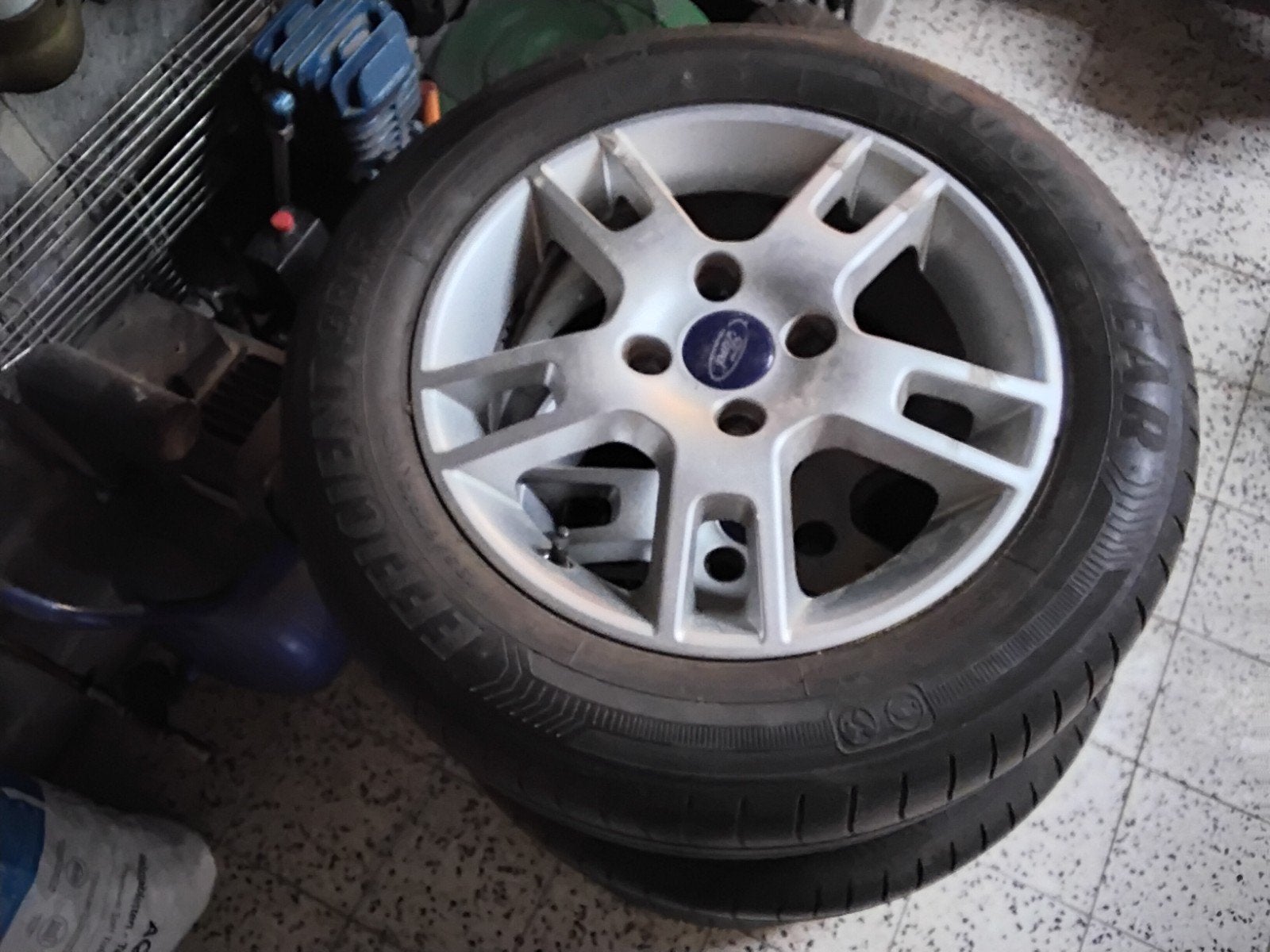 velgen Ford focus clipper 195/60R15/88H, Autos : Pièces & Accessoires, Pneus & Jantes, Enlèvement, Pneu(s)